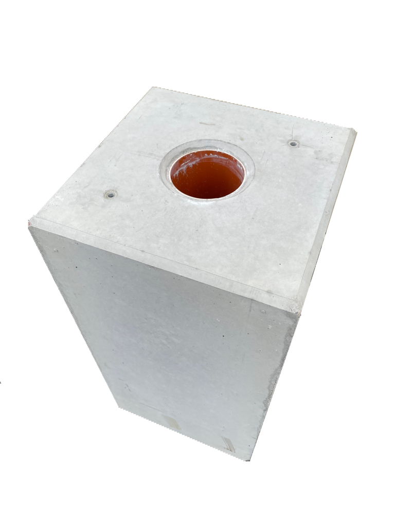 Betonfundament mit Leerrohr